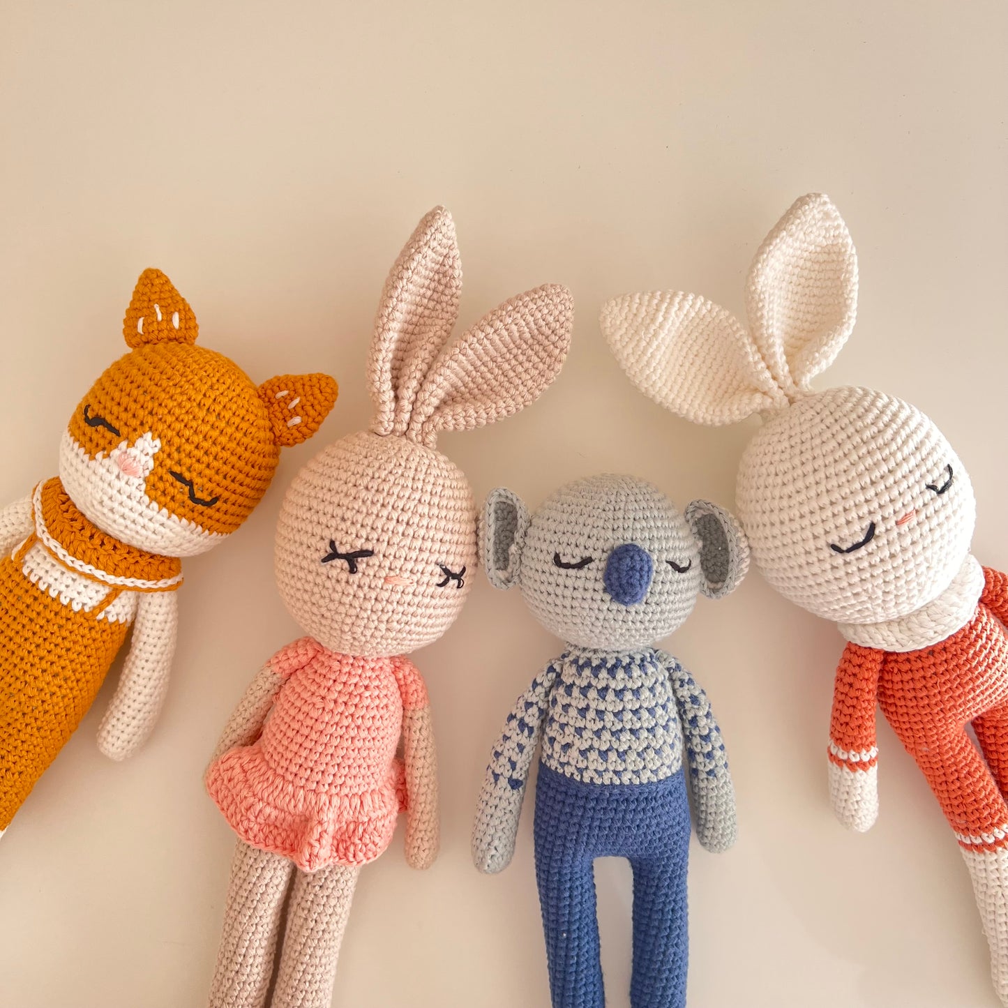 Peluche de Crochet con Cascabel 100% Algodón - KOALA PEPE - Regalo Bebé
