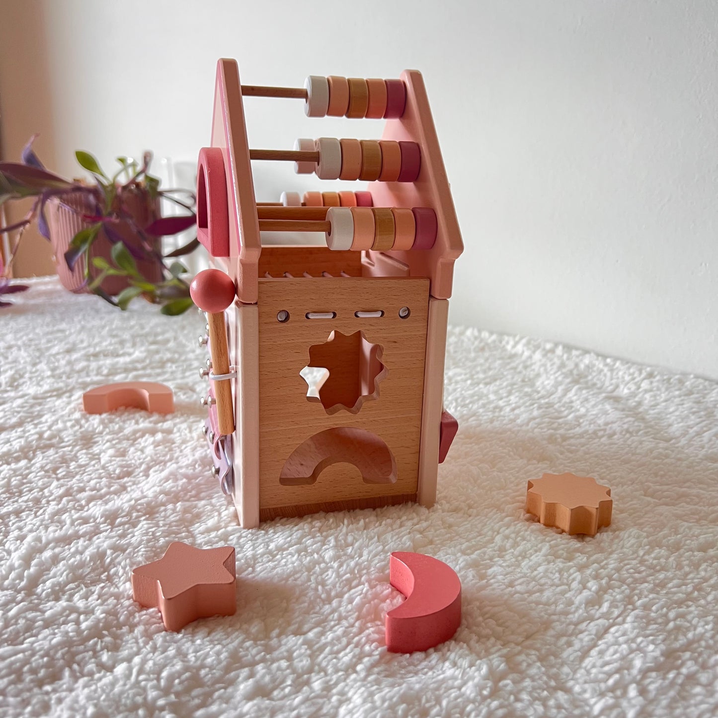Casa de actividades de madera - Juego de encajables sensorial