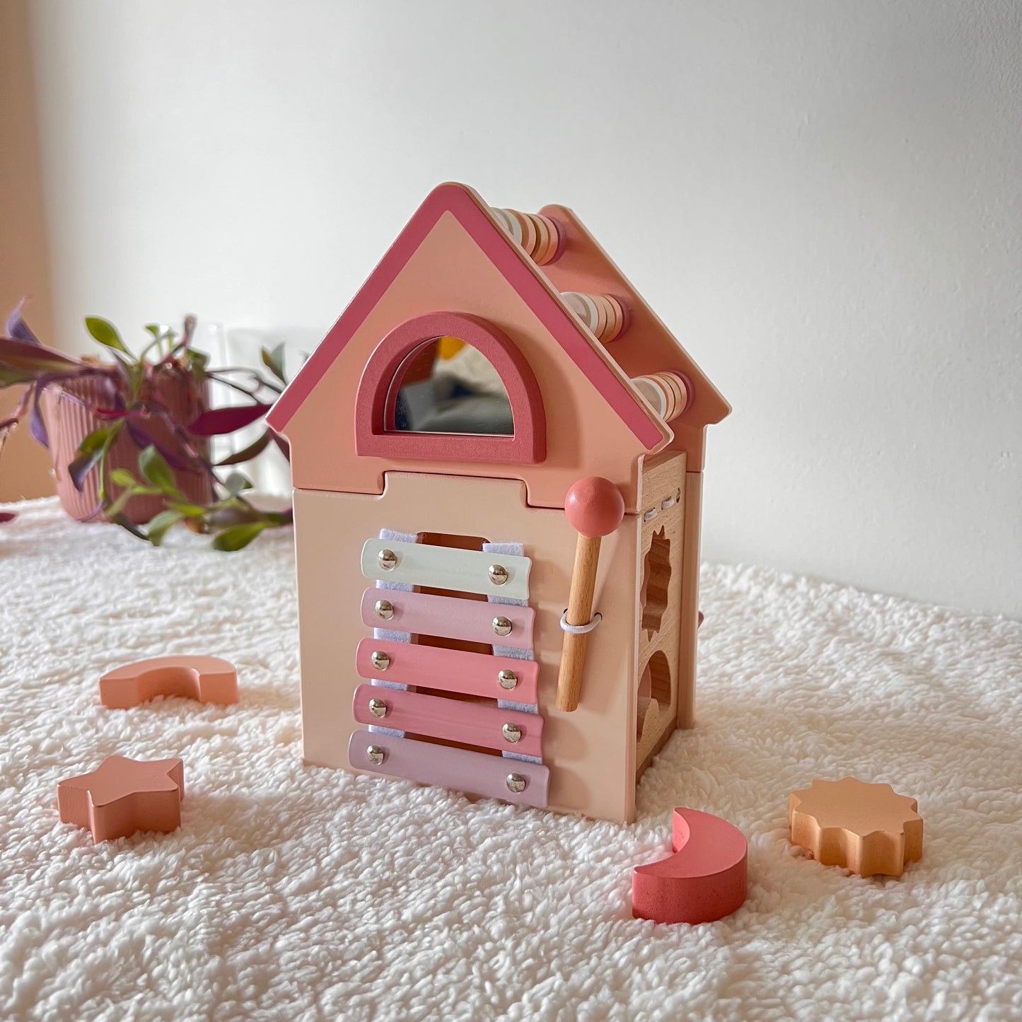 Casa de actividades de madera - Juego de encajables sensorial