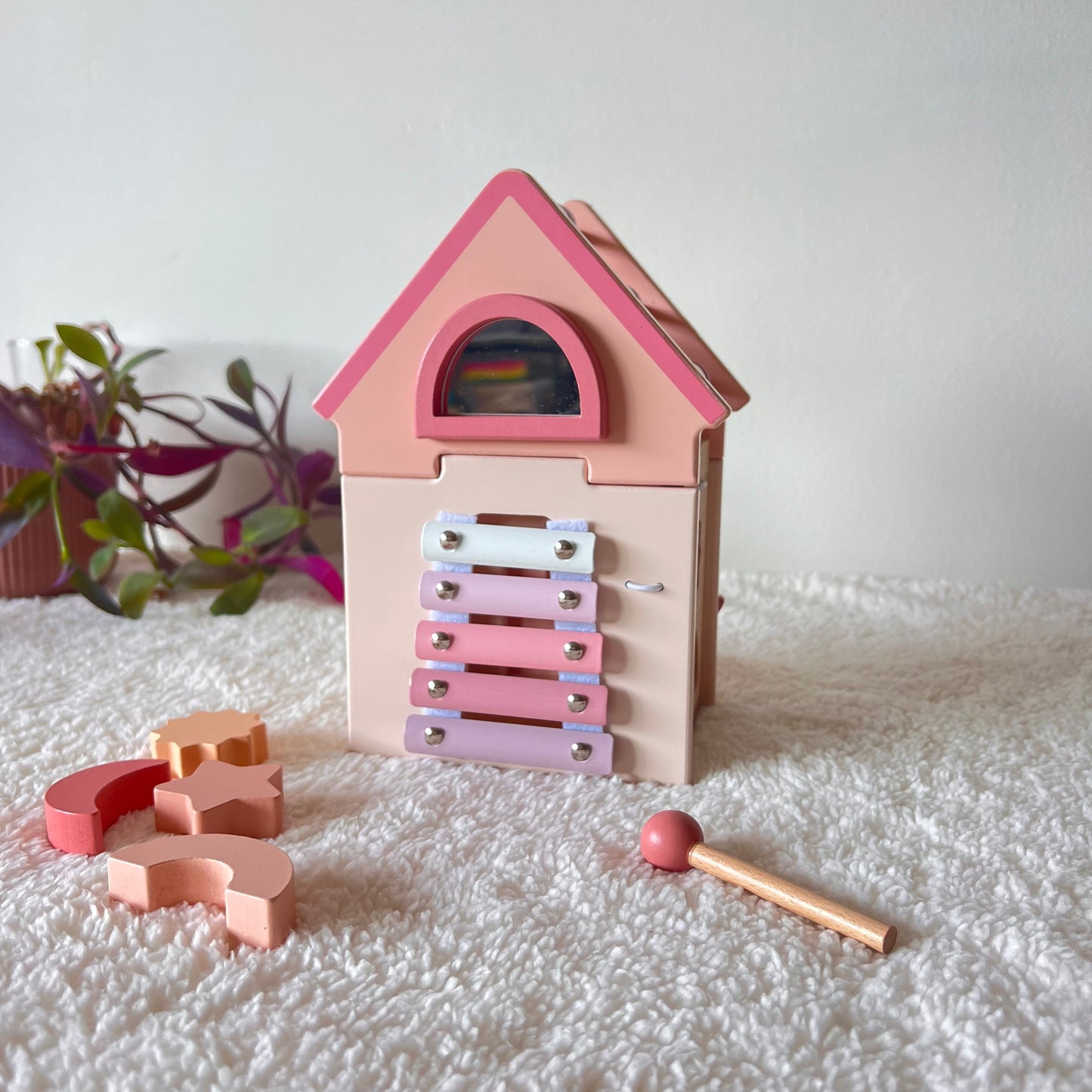 Casa de actividades de madera - Juego de encajables sensorial