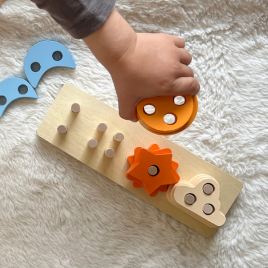 Juego de encastre de madera para bebés desde los 18 meses - Motricidad Fina