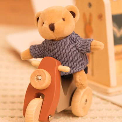 Oso Alexis en Vespa