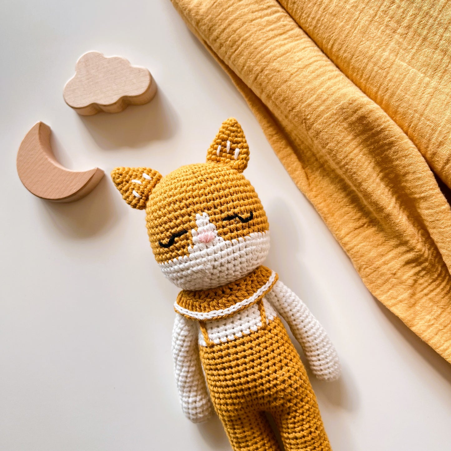 Zorro NINO – Peluche de Crochet con Cascabel 100% Algodón