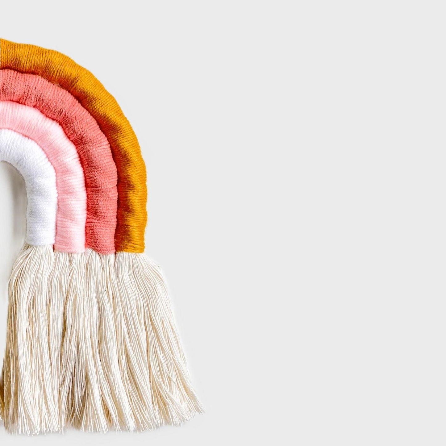 Arcoíris Decorativo de Algodón – Rosado y Ocre