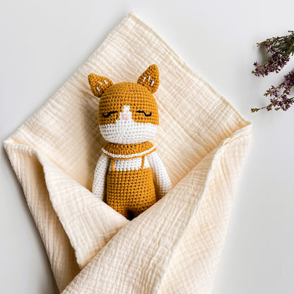 Peluche de Crochet con Cascabel 100% Algodón - ZORRO NILO - Regalo Bebé