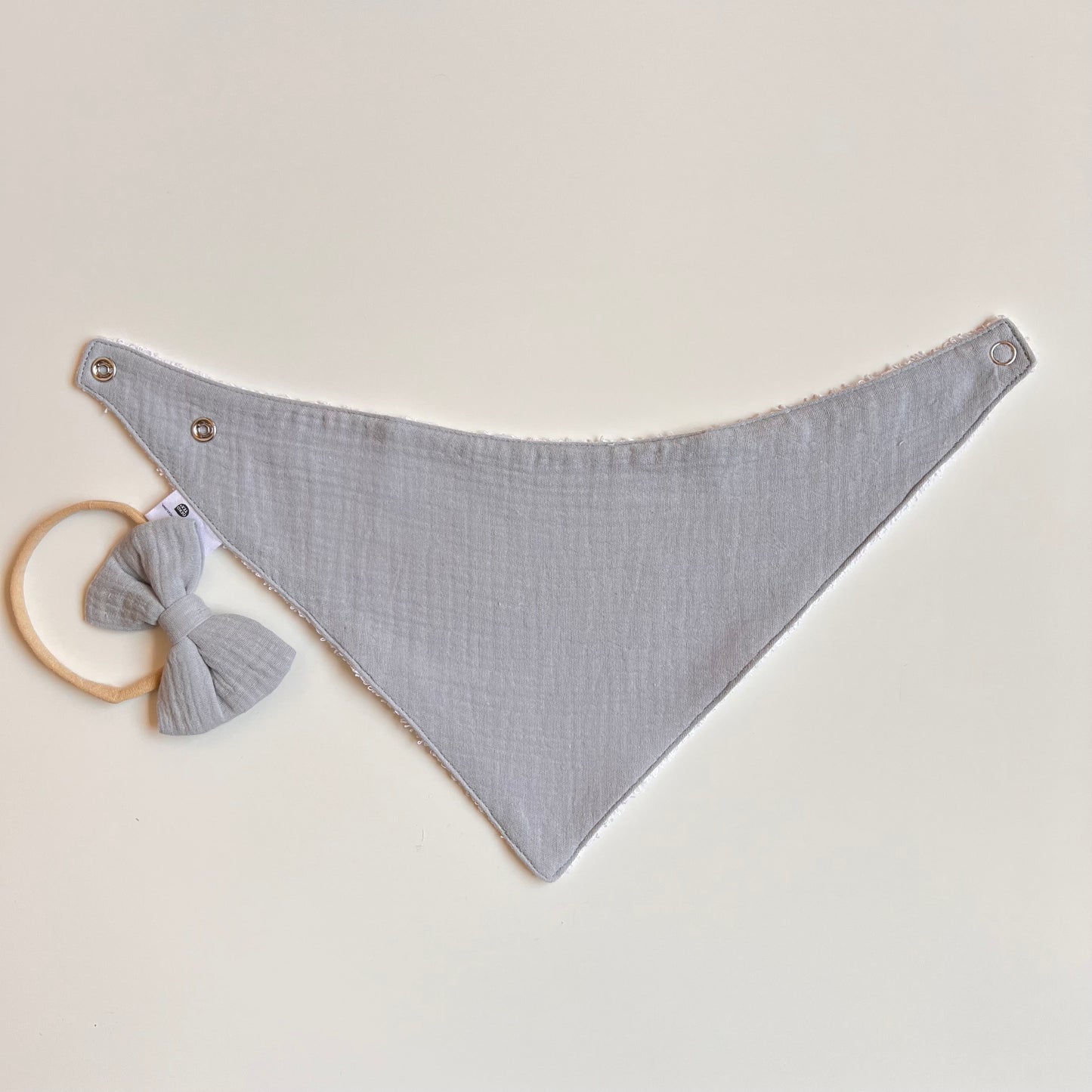 Set de 4 Baberos de Muselina y Toalla – 100% Algodón