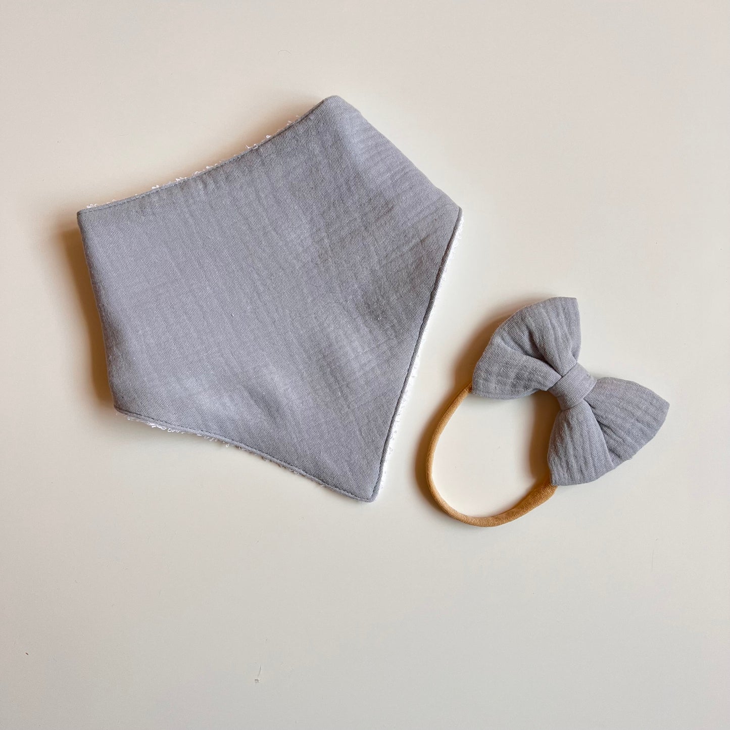 Set de 4 Baberos de Muselina y Toalla – 100% Algodón