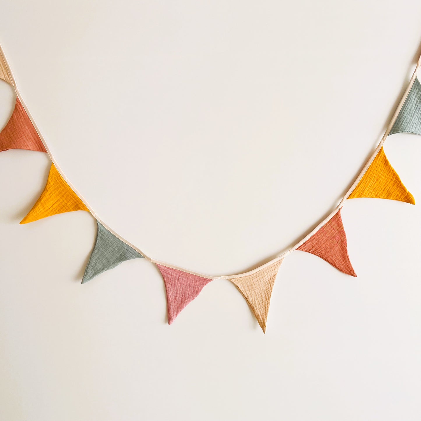 Guirnalda de Banderines de Tela – TONOS PASTEL