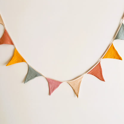 Guirnalda de Banderines de Tela – TONOS PASTEL - Dormitorio infantil
