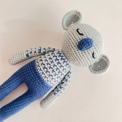 Peluche de Crochet con Cascabel 100% Algodón - KOALA PEPE - Regalo Bebé