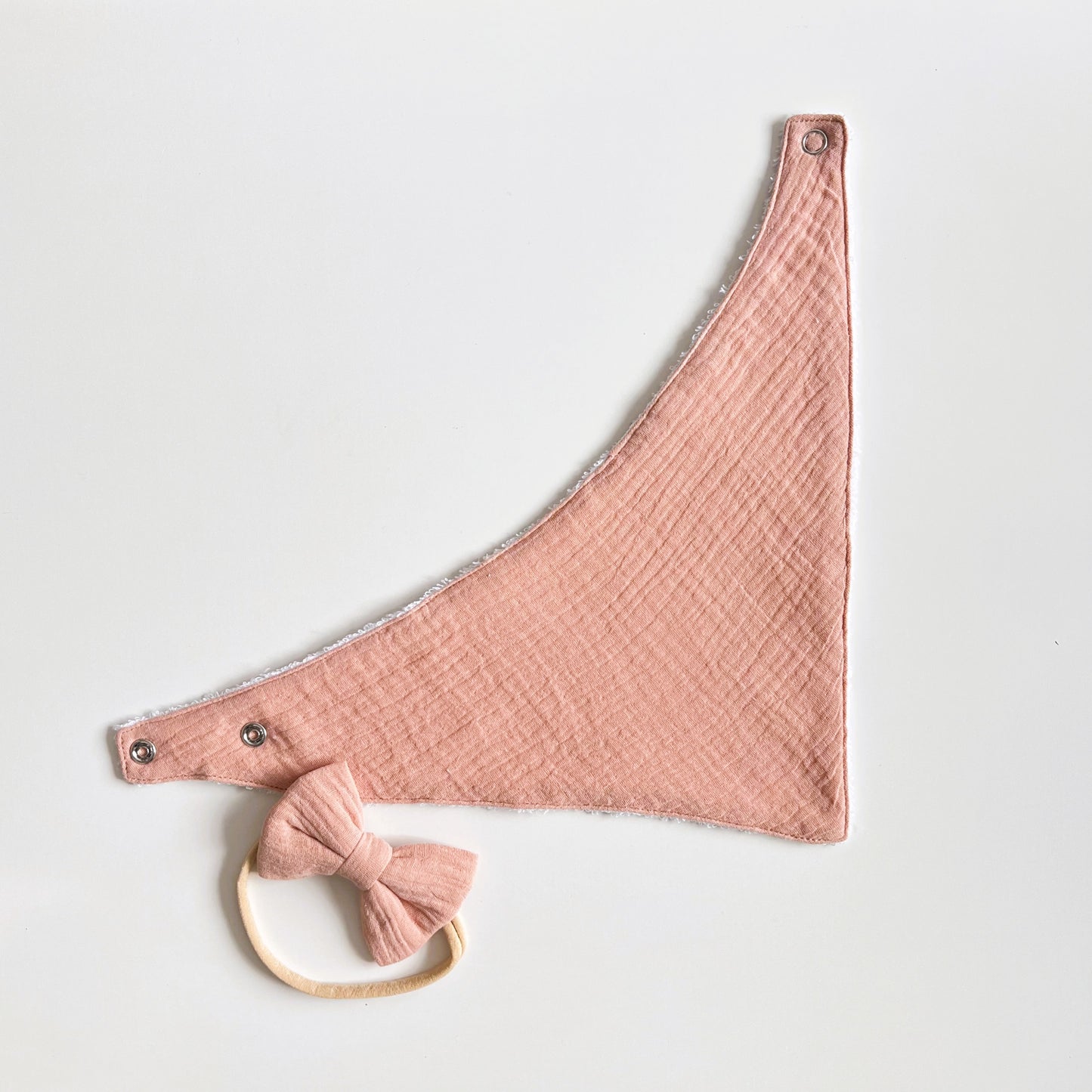 Set de 4 Baberos de Muselina y Toalla – 100% Algodón