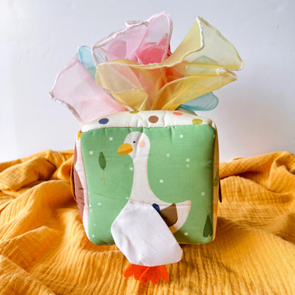 Caja Sensorial con Pañuelos de Tela para bebés a partir de 6 meses
