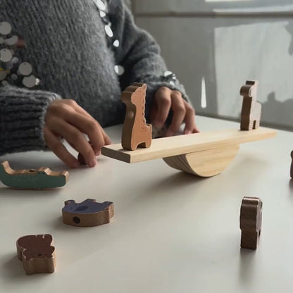 Balancín de madera para niños a partir de 3 años - Motricidad fina - Montessori